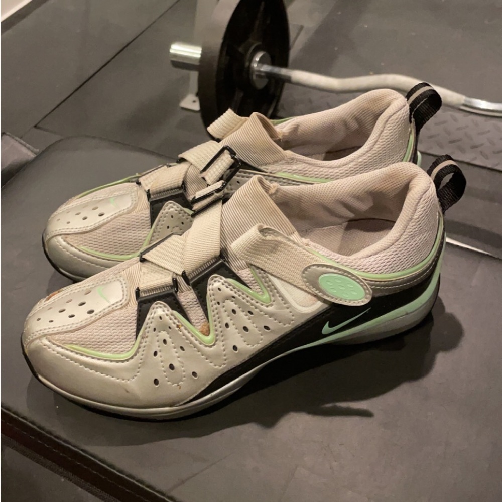 Nike spin shoes